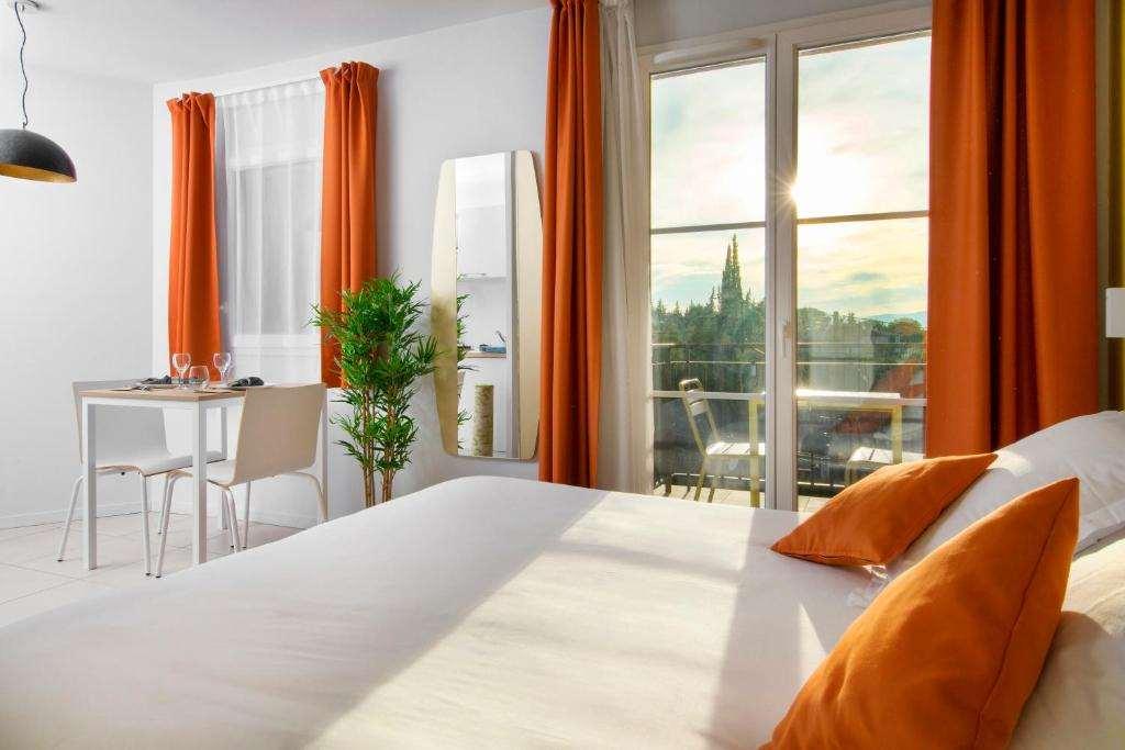 Adonis Mougins Aparthotel Rum bild